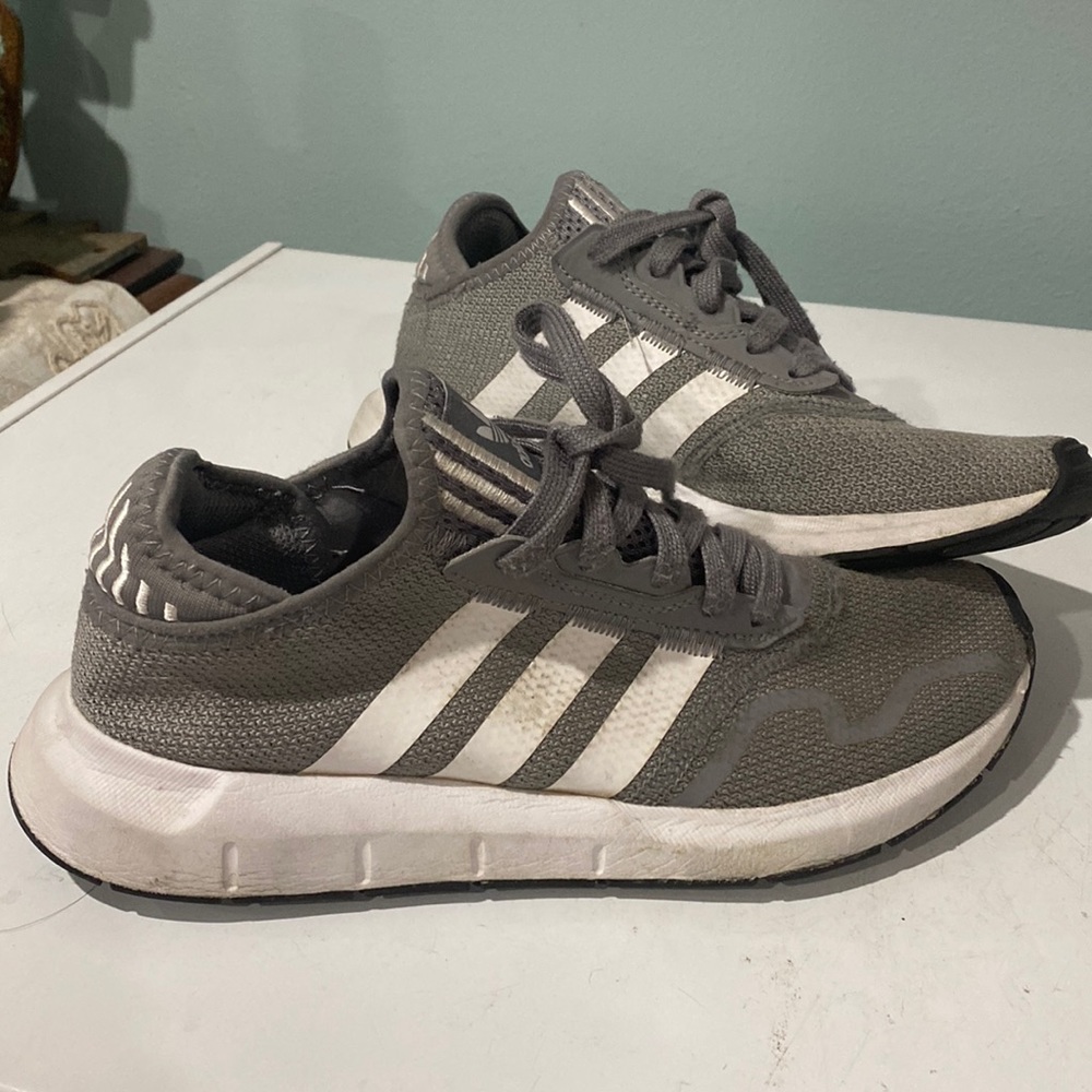 Adidas Swift Size 6 kids